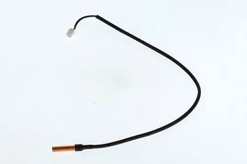Temperaturfühler von Bosch mit einem langen, flexiblen Kabel und einem Metallfühlerelement. Kabel endet in einem Steckeranschluss.